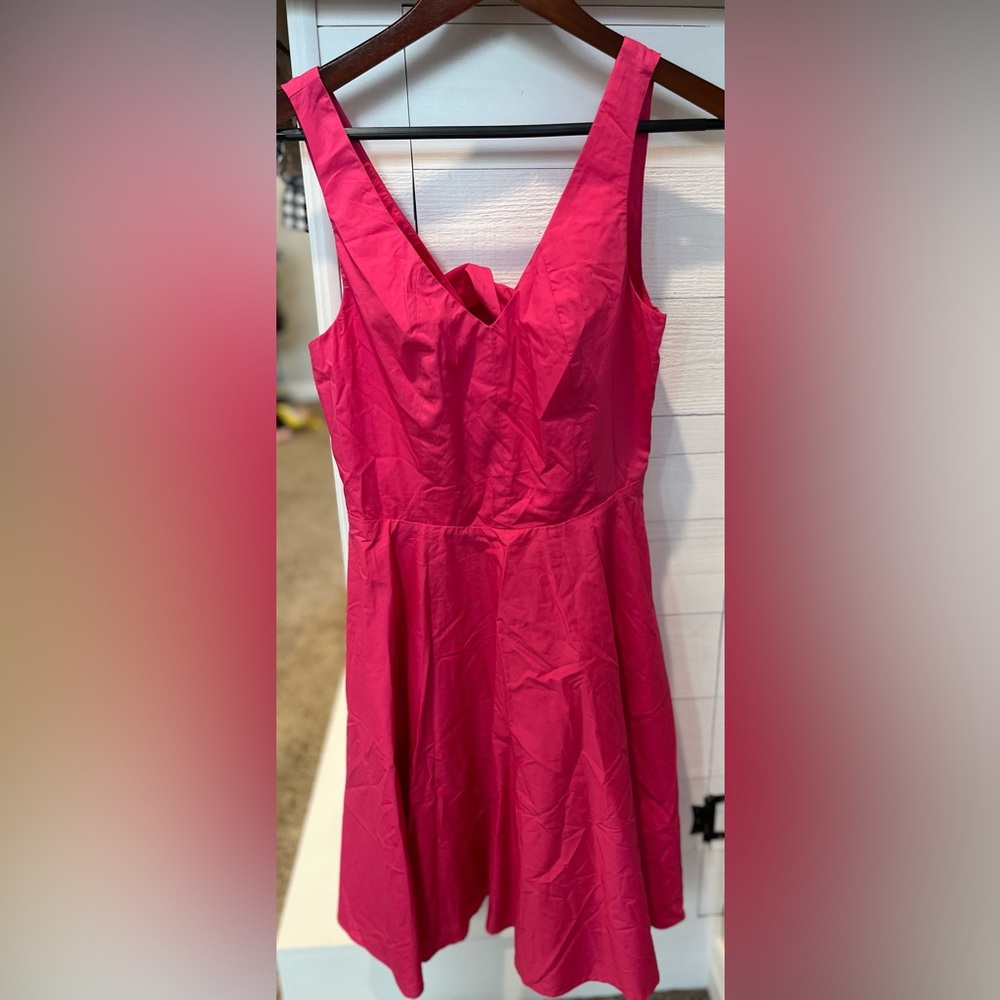 Vineyard Vines pink V Neck Fit and Flare tie back Dress size 6 NWT
